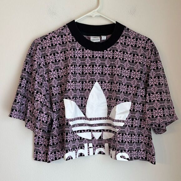 Adidas Women activewear street wear cropped logo short sleeve t-shirt large - Picture 1 of 6
